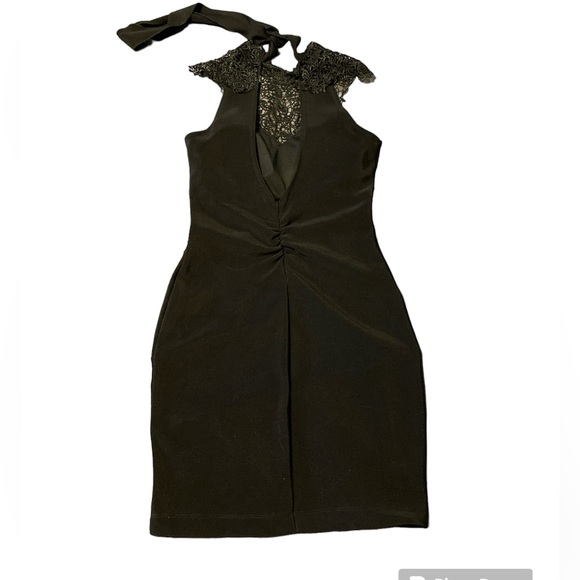 Le Chateau Lace Halter Neck Dress - Picture 3 of 8